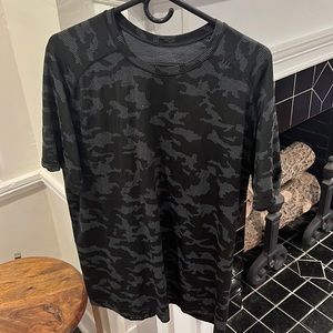 men’s lulu lemon metal vent tech t shirt